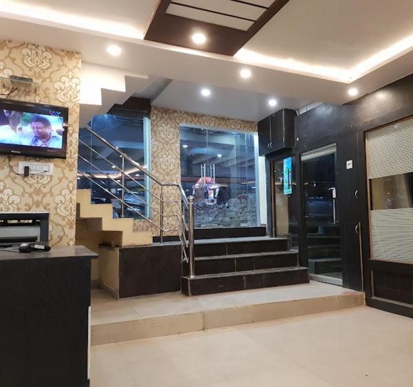 New Kumar Hotel & Banquet Lucknow Exterior foto